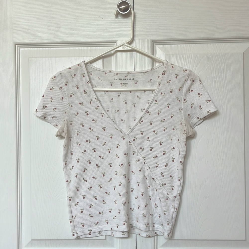 American Eagle white & floral top
